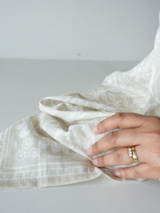 Wildlfower Tea Towel - Oat Milk